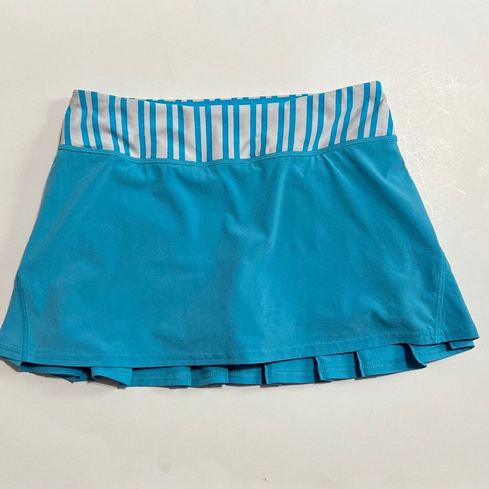 LULULEMON Size 4 Pacesetter Skort Blue Striped Pleated Tennis Golf Run Skirt